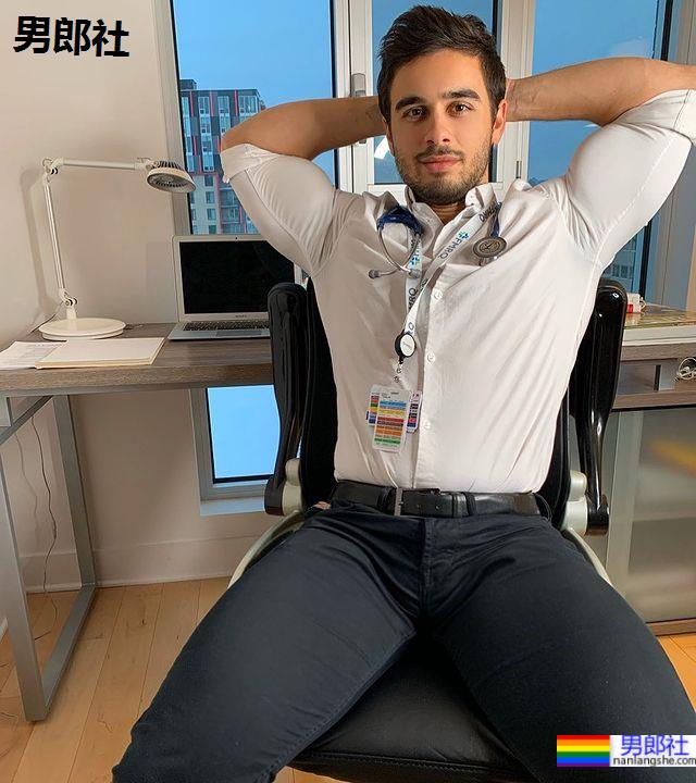 医院里的禁断诱惑！肌肉帅医生的体检陷阱让人欲罢不能：Dr. Marco - 51虹马