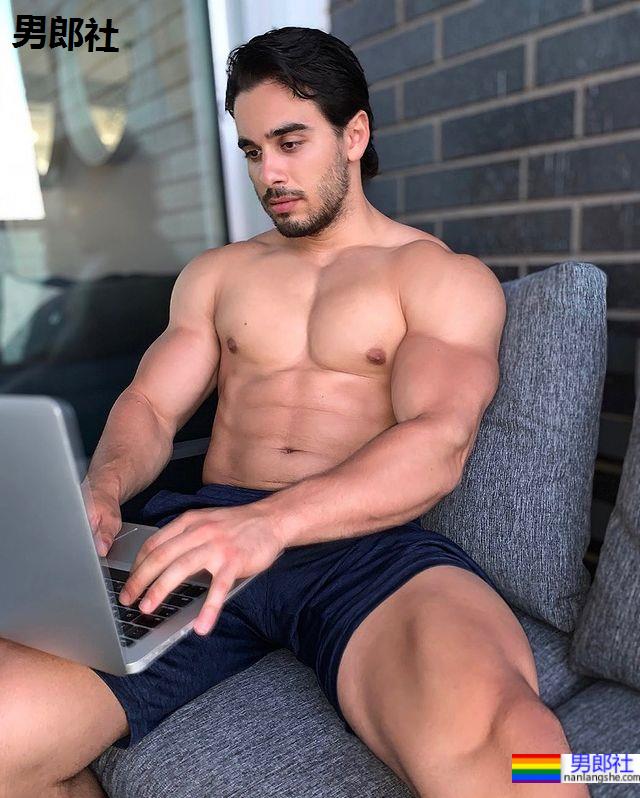 医院里的禁断诱惑！肌肉帅医生的体检陷阱让人欲罢不能：Dr. Marco - 51虹马