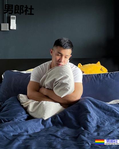 美好早晨给你阳光活力!新加坡肌肉帅哥补充能量来源:Cavell Lim - 51虹马 美好早晨给你阳光活力!新加坡肌肉帅哥补充能量来源:Cavell Lim - 51虹马