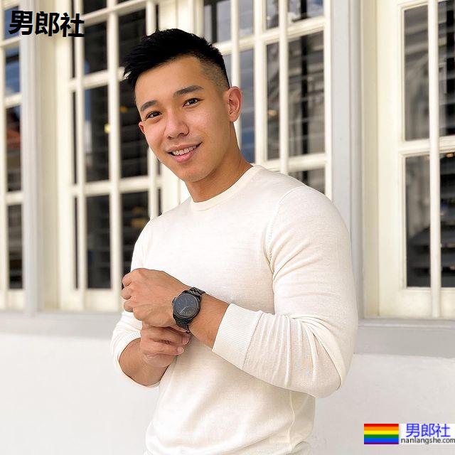 美好早晨给你阳光活力!新加坡肌肉帅哥补充能量来源:Cavell Lim - 51虹马 美好早晨给你阳光活力!新加坡肌肉帅哥补充能量来源:Cavell Lim - 51虹马