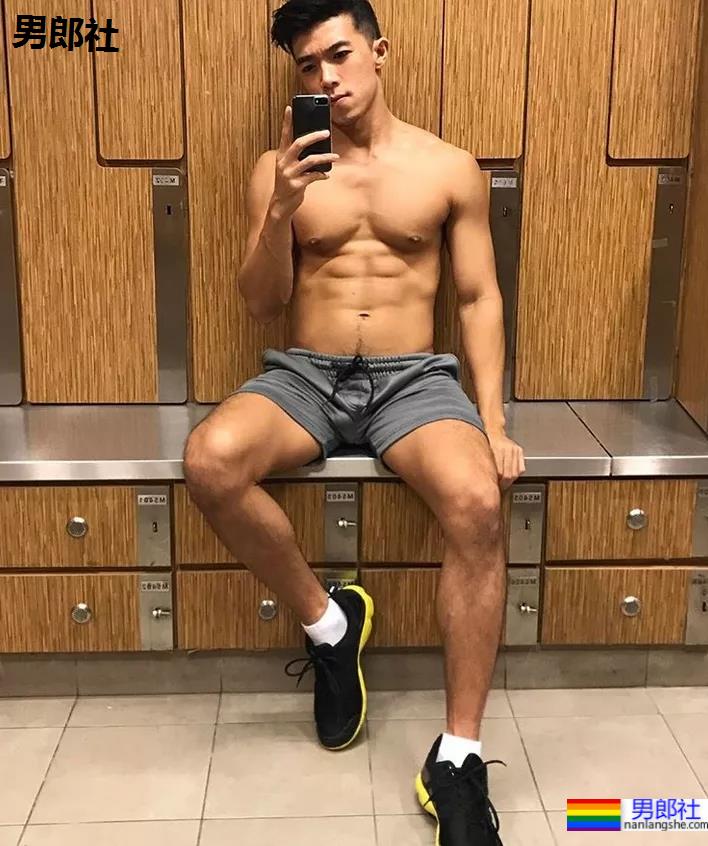 被抓拍的肌肉男找到了,因身材太好被人纹身到大腿上了! - 51虹马 被抓拍的肌肉男找到了,因身材太好被人纹身到大腿上了! - 51虹马