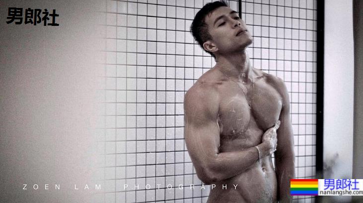 被抓拍的肌肉男找到了,因身材太好被人纹身到大腿上了! - 51虹马 被抓拍的肌肉男找到了,因身材太好被人纹身到大腿上了! - 51虹马