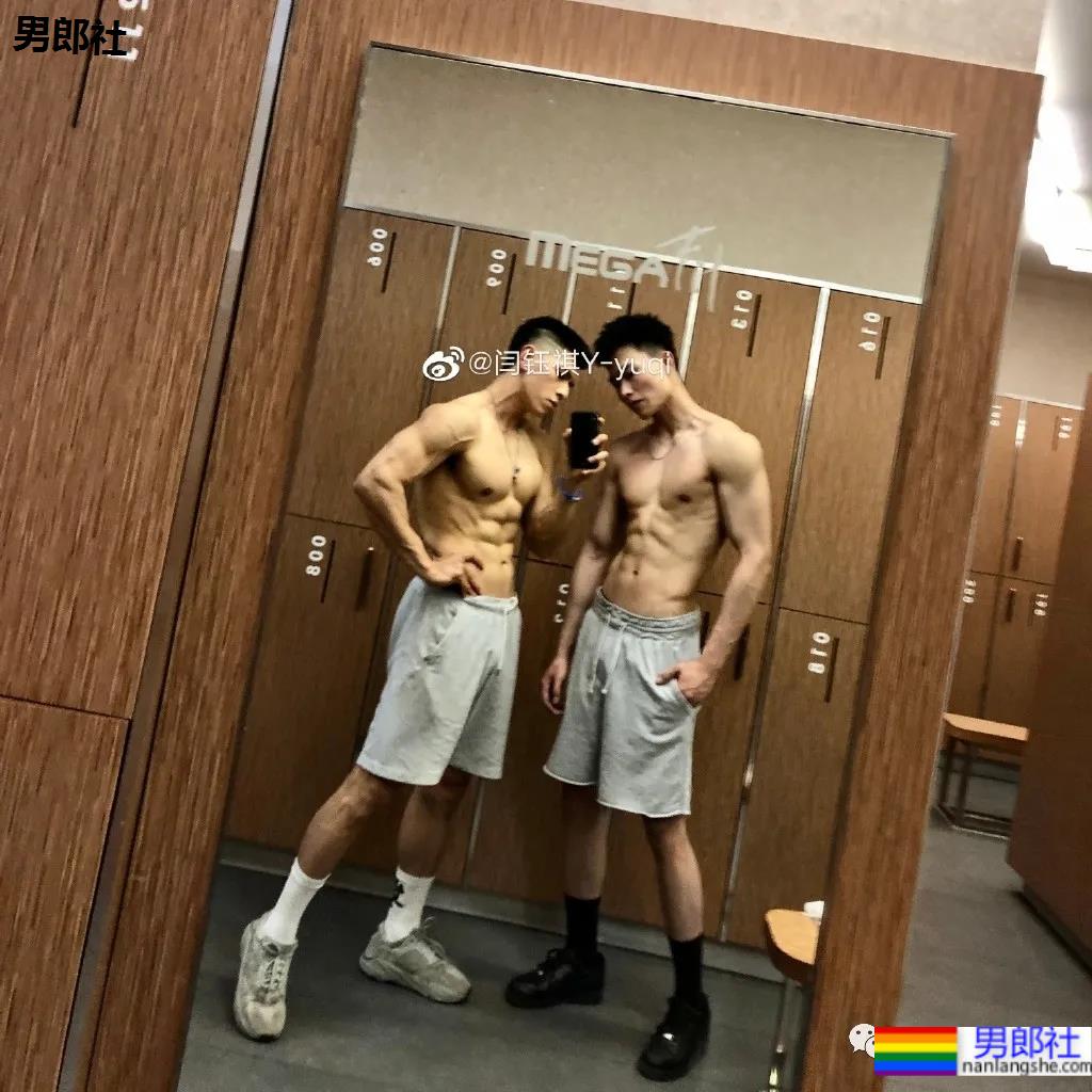 184CM西安体院的小哥哥,超爱更衣室自拍 - 51虹马 184CM西安体院的小哥哥,超爱更衣室自拍 - 51虹马