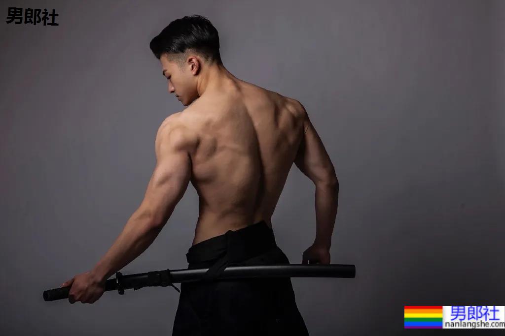 腹肌拳击教练拍荷尔蒙大片，这样的教练我也想要！ - 51虹马