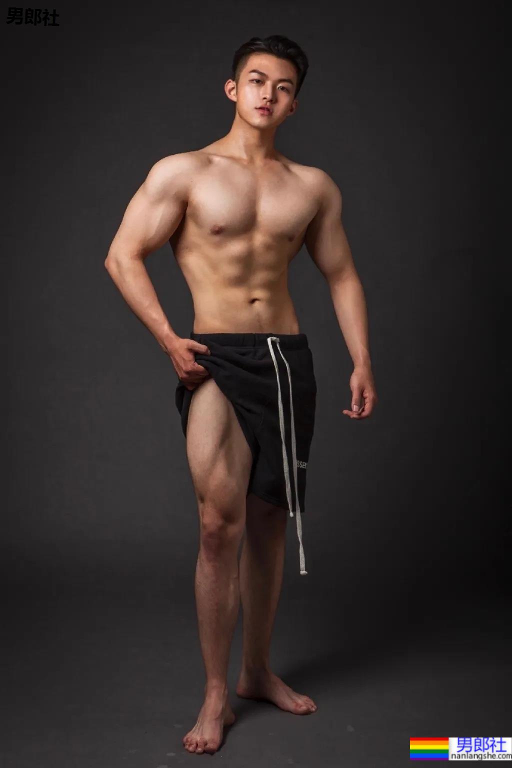 腹肌拳击教练拍荷尔蒙大片，这样的教练我也想要！ - 51虹马