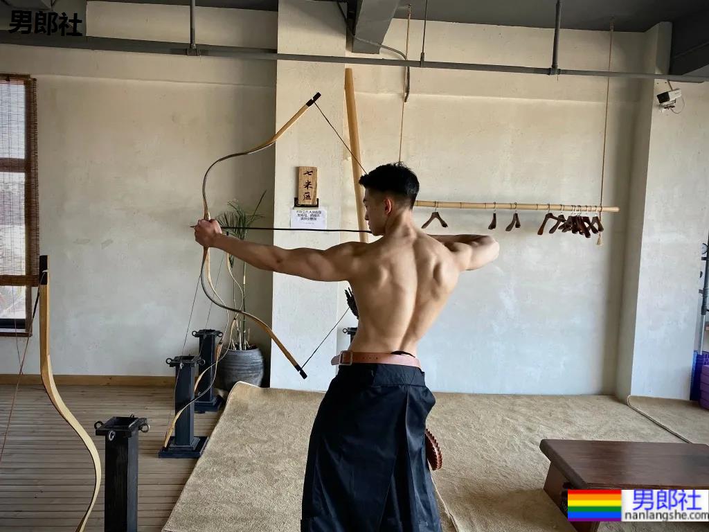 腹肌拳击教练拍荷尔蒙大片，这样的教练我也想要！ - 51虹马