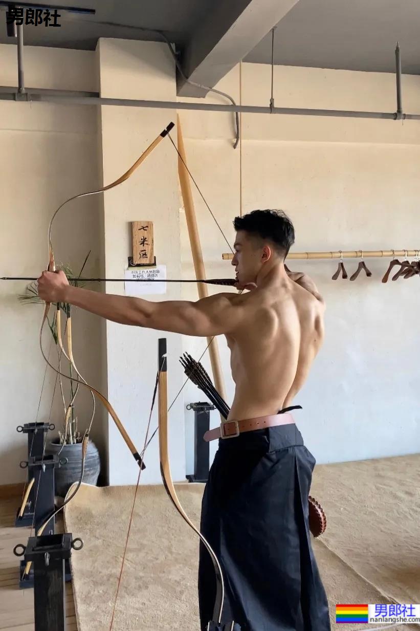 腹肌拳击教练拍荷尔蒙大片，这样的教练我也想要！ - 51虹马