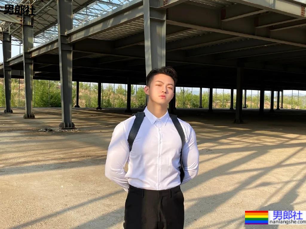 腹肌拳击教练拍荷尔蒙大片，这样的教练我也想要！ - 51虹马