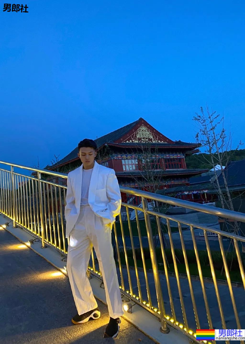 腹肌拳击教练拍荷尔蒙大片，这样的教练我也想要！ - 51虹马