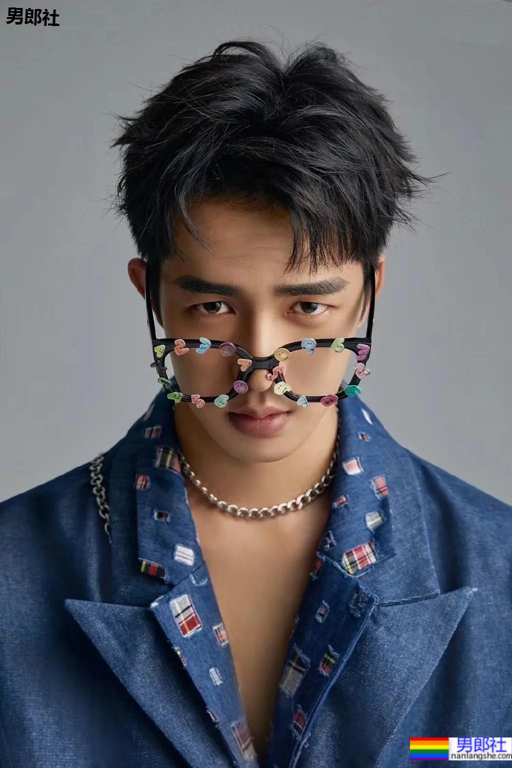 刘昊然+李现+井柏然的结合体！360度无死角帅小哥哥也太会长了吧！ - 51虹马