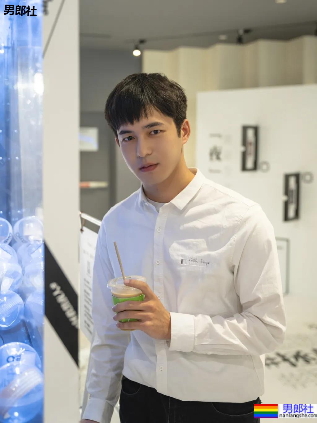 刘昊然+李现+井柏然的结合体！360度无死角帅小哥哥也太会长了吧！ - 51虹马