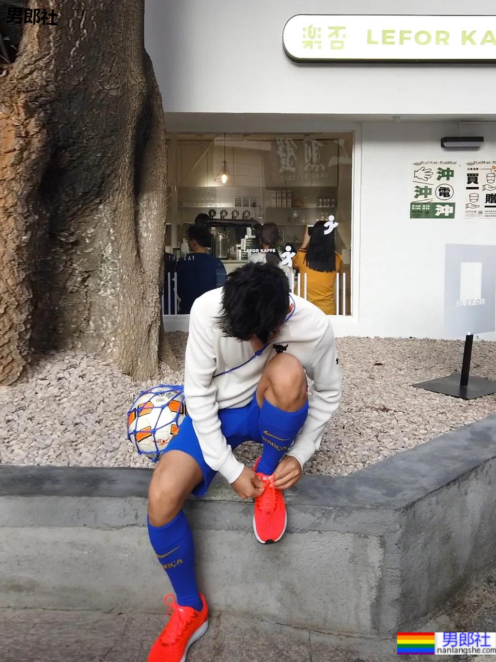 侧颜酷似王安宇的腹肌小狼狗，寸头球服体育生你喜欢的样子他都有！ - 51虹马