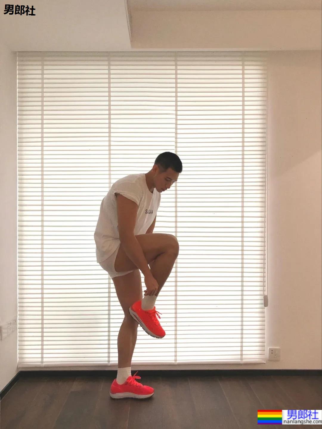 侧颜酷似王安宇的腹肌小狼狗，寸头球服体育生你喜欢的样子他都有！ - 51虹马