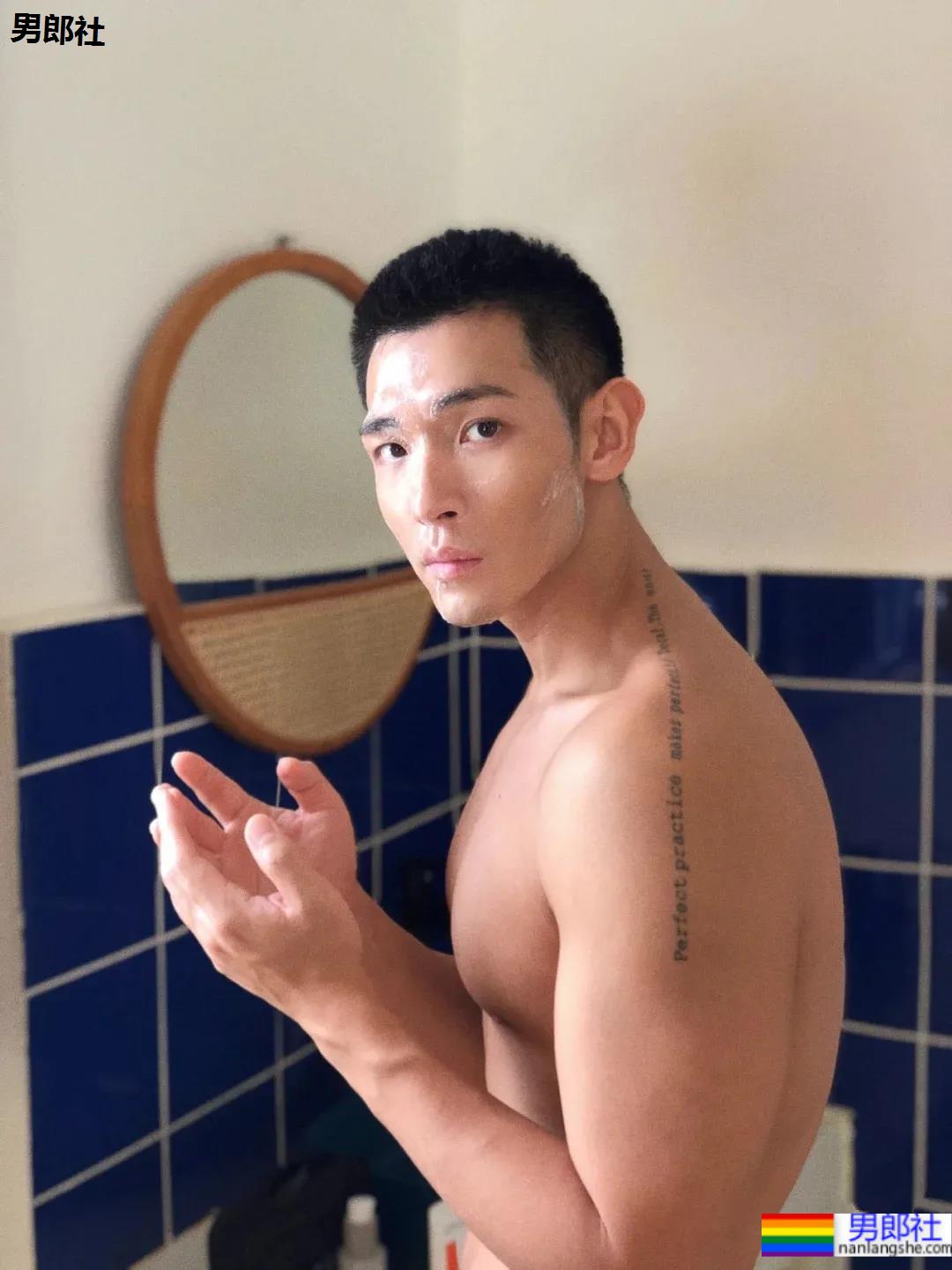 侧颜酷似王安宇的腹肌小狼狗，寸头球服体育生你喜欢的样子他都有！ - 51虹马