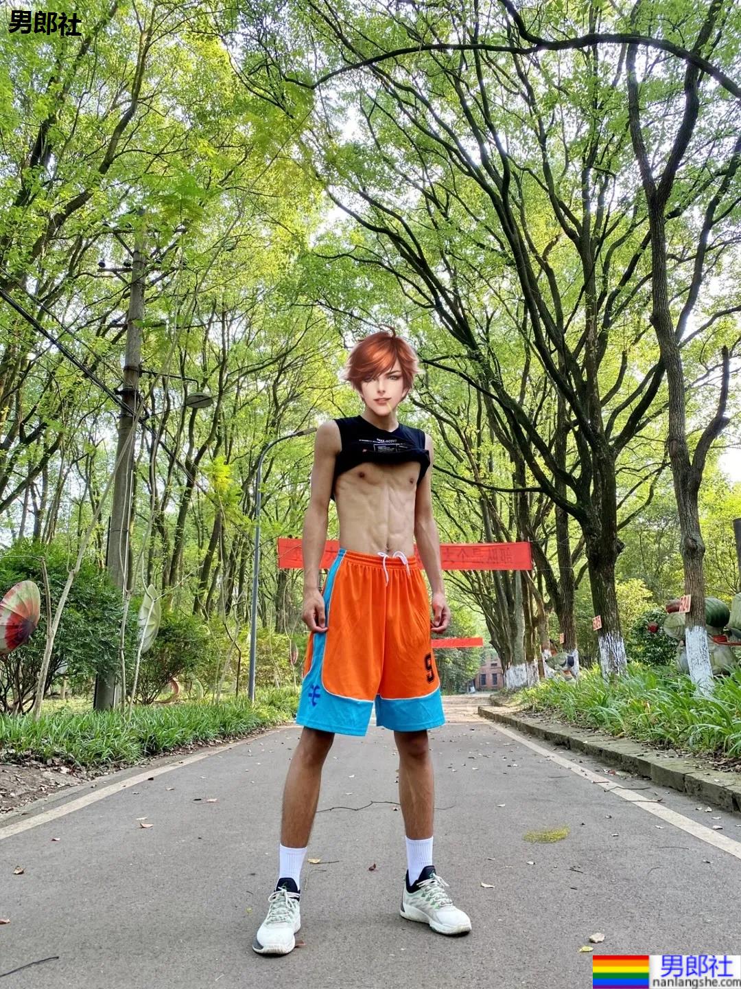 17岁196CM体育生学弟，最好的年纪最好的样子！ - 51虹马