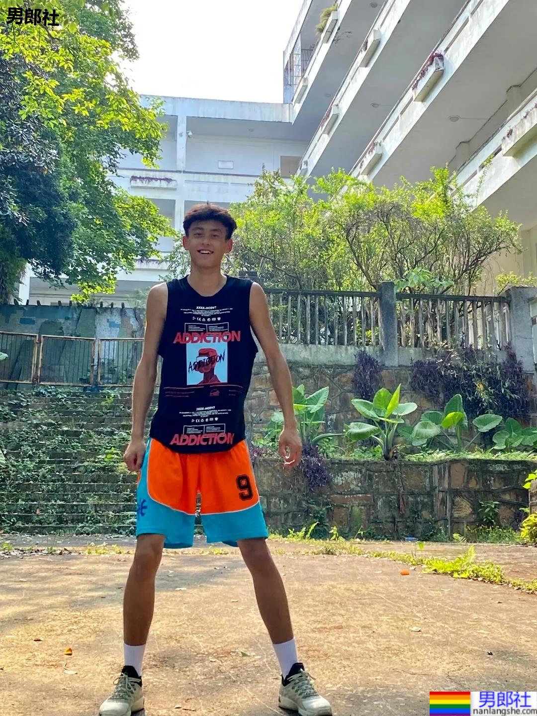 17岁196CM体育生学弟，最好的年纪最好的样子！ - 51虹马