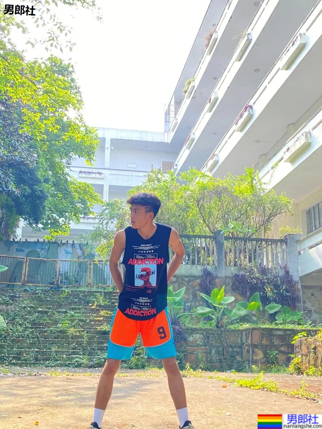 17岁196CM体育生学弟，最好的年纪最好的样子！ - 51虹马