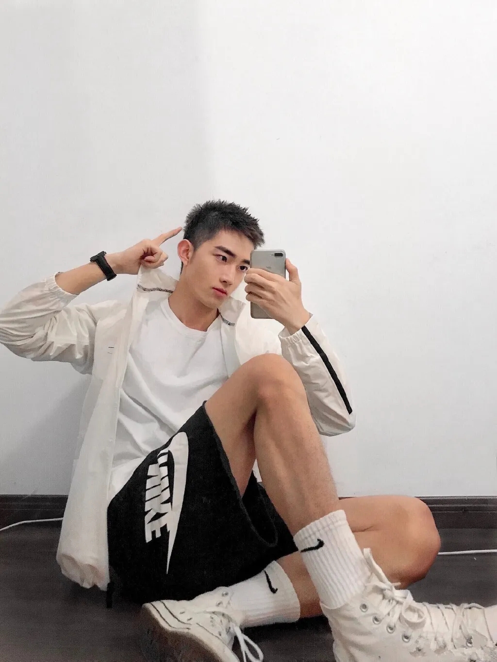 湖北球服小狼狗自拍照火了，男生就该这样穿搭！ - 51虹马