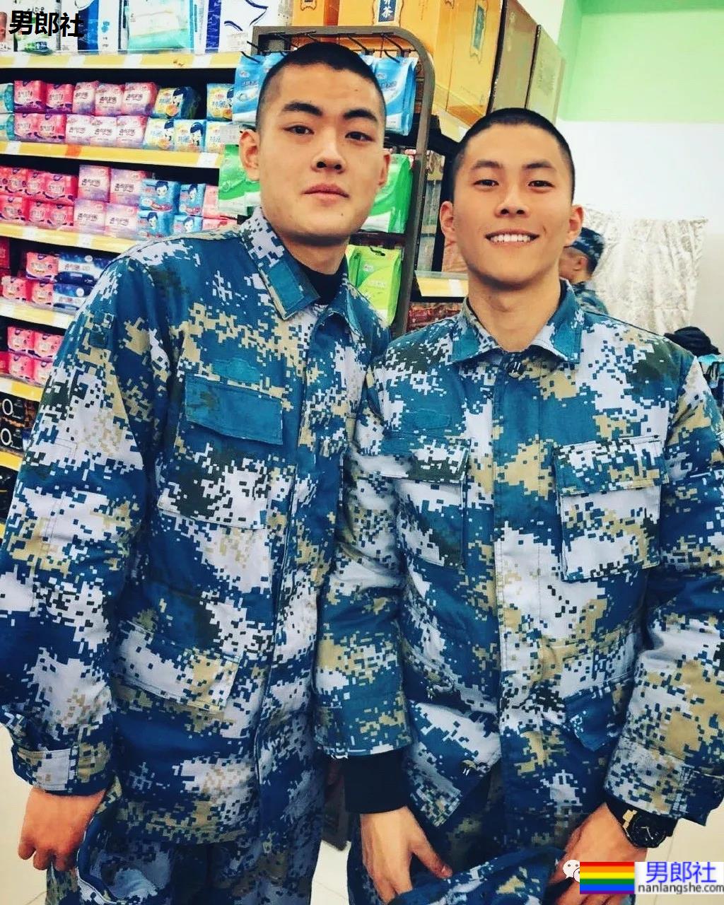 与林丹合照的海军帅小伙被扒到了，退役后小胸肌越练越大了 - 51虹马