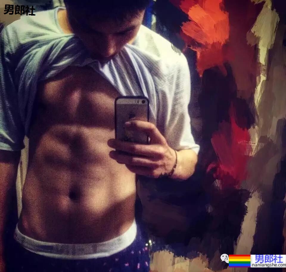 与林丹合照的海军帅小伙被扒到了，退役后小胸肌越练越大了 - 51虹马