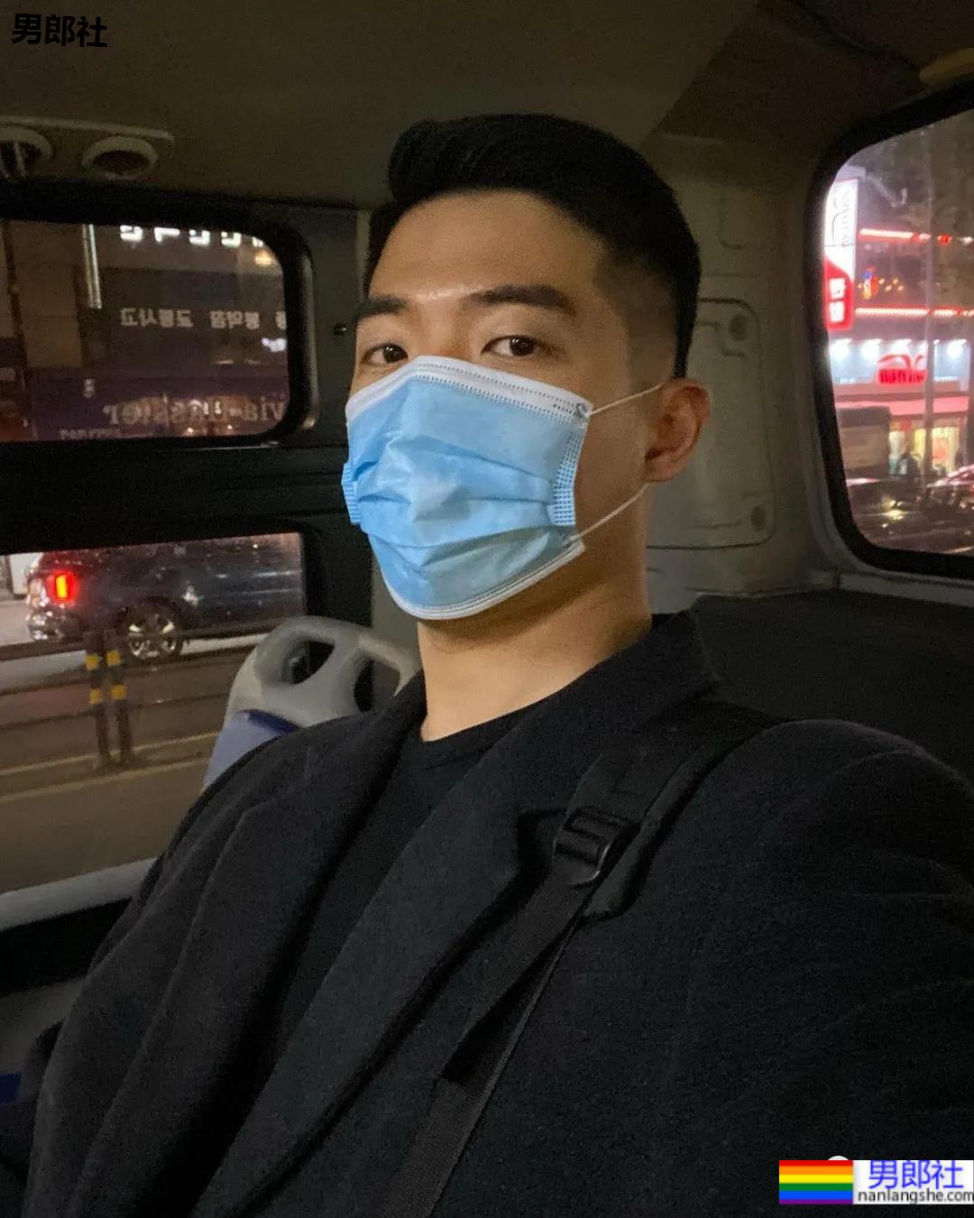 186CM男模摘掉口罩被嘲太丑,现在的颜值标准真的好高啊? - 51虹马 186CM男模摘掉口罩被嘲太丑,现在的颜值标准真的好高啊? - 51虹马