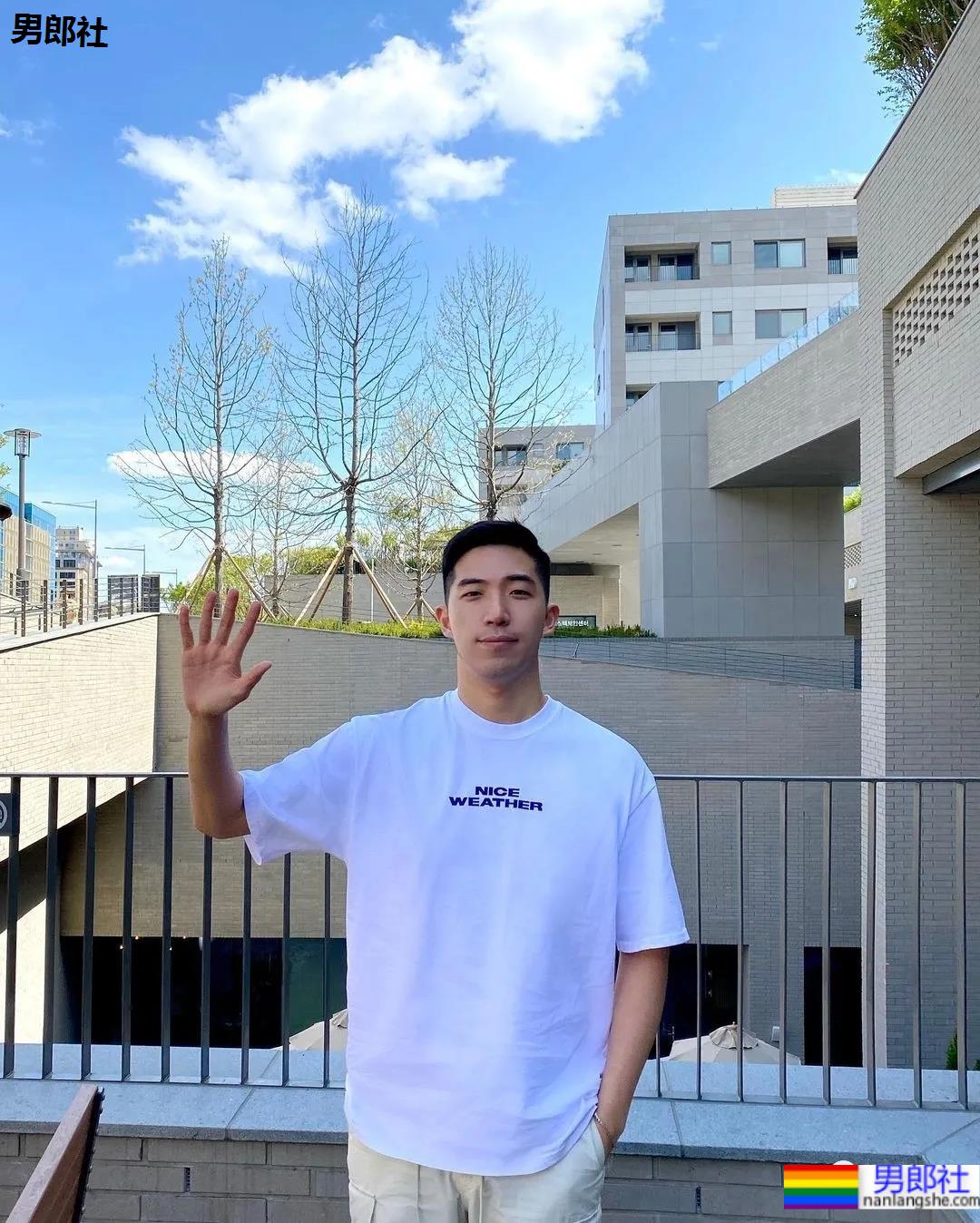 186CM男模摘掉口罩被嘲太丑,现在的颜值标准真的好高啊? - 51虹马 186CM男模摘掉口罩被嘲太丑,现在的颜值标准真的好高啊? - 51虹马