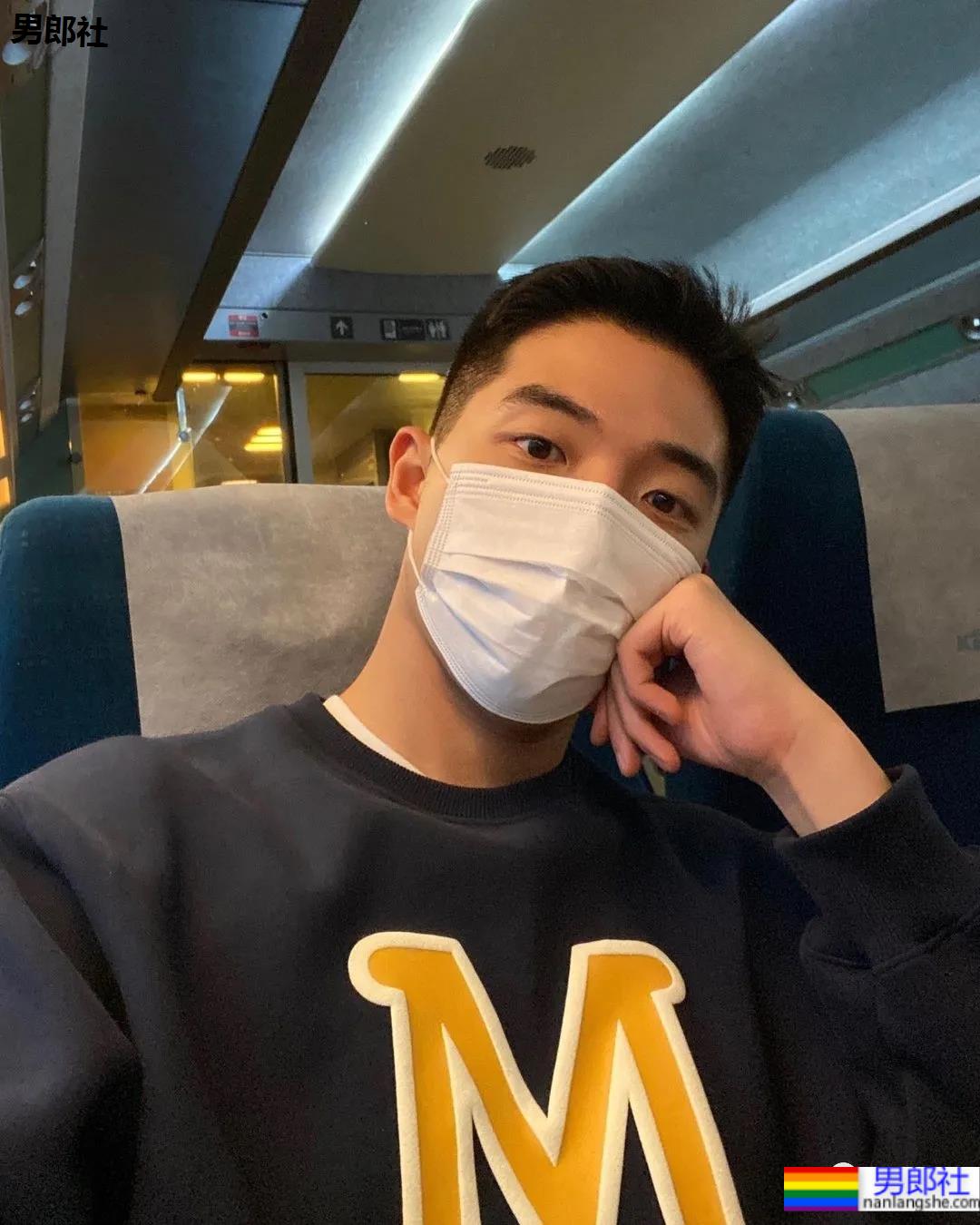 186CM男模摘掉口罩被嘲太丑,现在的颜值标准真的好高啊? - 51虹马 186CM男模摘掉口罩被嘲太丑,现在的颜值标准真的好高啊? - 51虹马