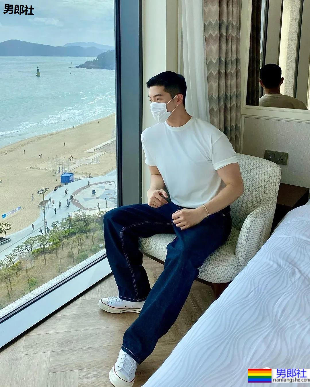 186CM男模摘掉口罩被嘲太丑,现在的颜值标准真的好高啊? - 51虹马 186CM男模摘掉口罩被嘲太丑,现在的颜值标准真的好高啊? - 51虹马