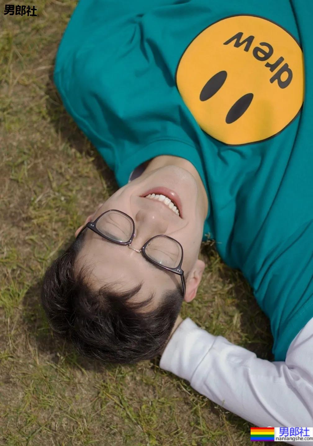 大呼救命！这00后小奶狗的酒窝也太好看了吧！ - 51虹马