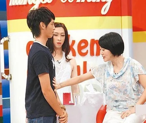 被小S检查腹肌的棒球体育生新剧火了!网友:身材好到男的都会沦陷! - 51虹马 被小S检查腹肌的棒球体育生新剧火了!网友:身材好到男的都会沦陷! - 51虹马