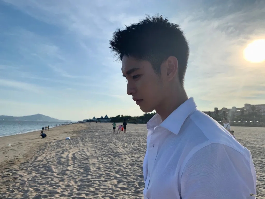 被小S检查腹肌的棒球体育生新剧火了!网友:身材好到男的都会沦陷! - 51虹马 被小S检查腹肌的棒球体育生新剧火了!网友:身材好到男的都会沦陷! - 51虹马