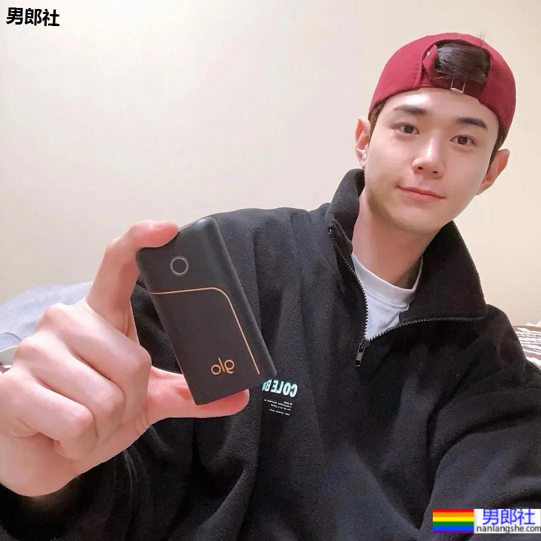 189CM咖啡师小哥撞脸龚俊？拍CK内裤照遭Diss！ - 51虹马