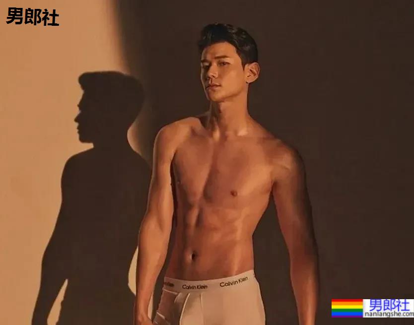 189CM咖啡师小哥撞脸龚俊？拍CK内裤照遭Diss！ - 51虹马