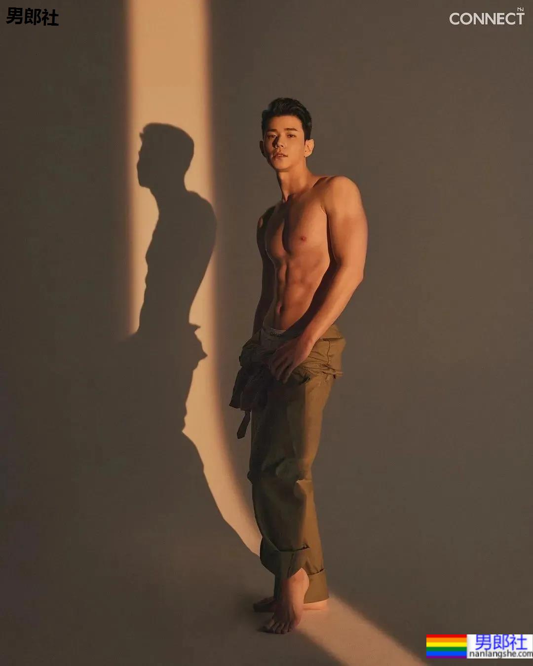 189CM咖啡师小哥撞脸龚俊？拍CK内裤照遭Diss！ - 51虹马