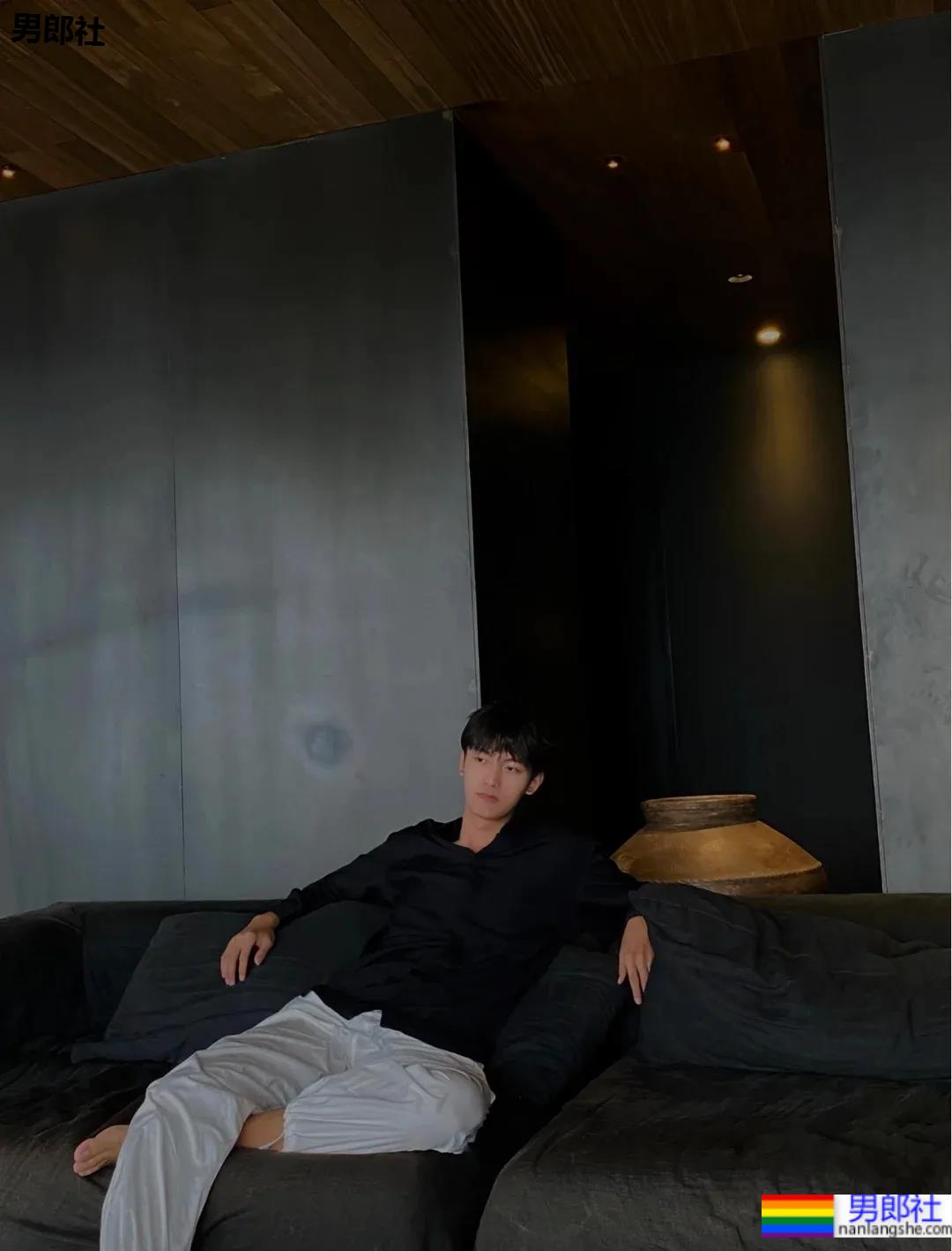 186CM高帅清爽的棒球服小哥哥，这双腿也太绝了吧！ - 51虹马