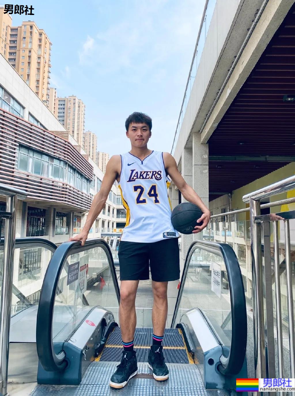 00年191大长腿篮球体育生，我康康谁又可了？ - 51虹马