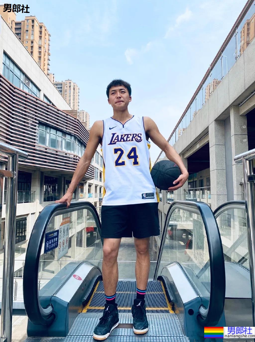 00年191大长腿篮球体育生，我康康谁又可了？ - 51虹马