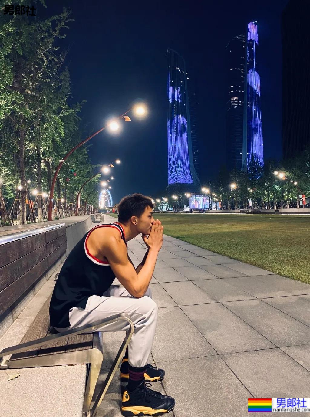 00年191大长腿篮球体育生，我康康谁又可了？ - 51虹马