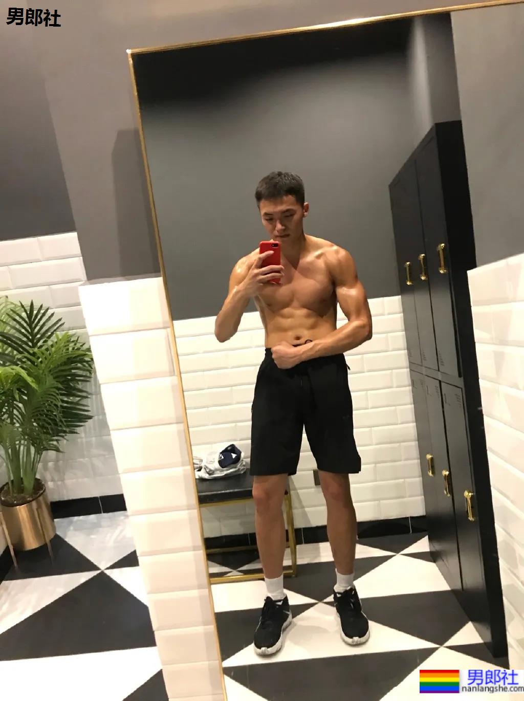 00年191大长腿篮球体育生，我康康谁又可了？ - 51虹马