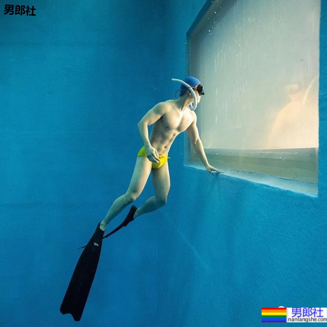 小奶狗机长靠潜水照吸粉10万，网友：这身材也太可了！ - 51虹马