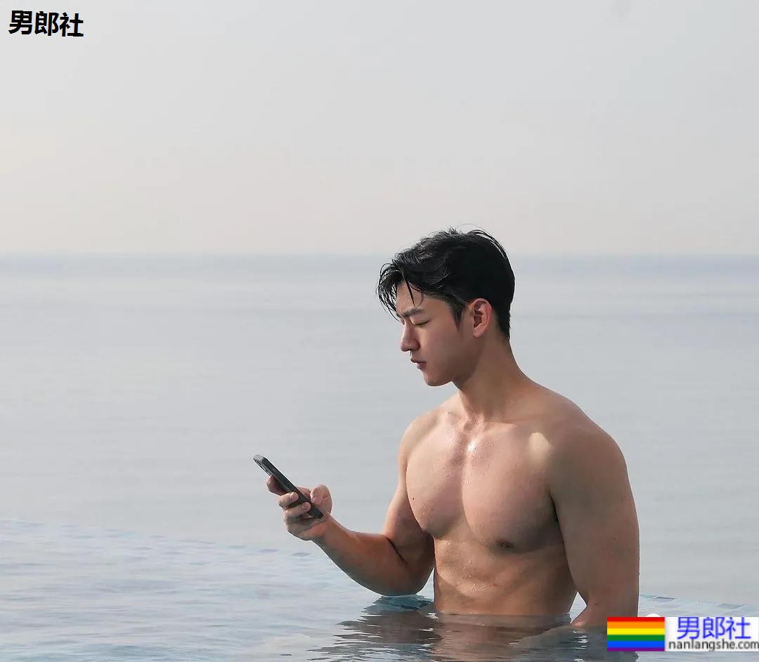 小奶狗机长靠潜水照吸粉10万，网友：这身材也太可了！ - 51虹马