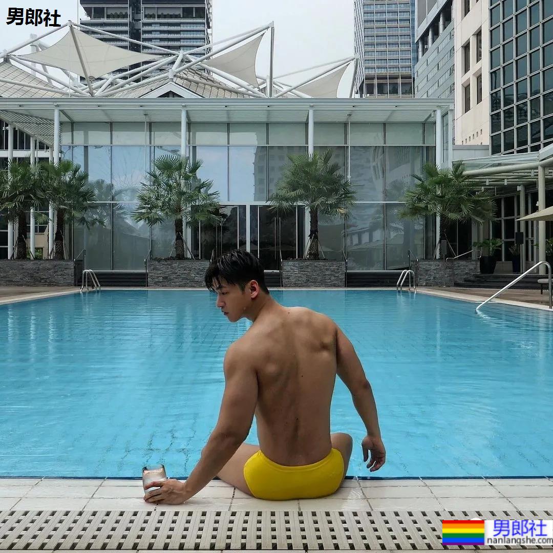 小奶狗机长靠潜水照吸粉10万，网友：这身材也太可了！ - 51虹马