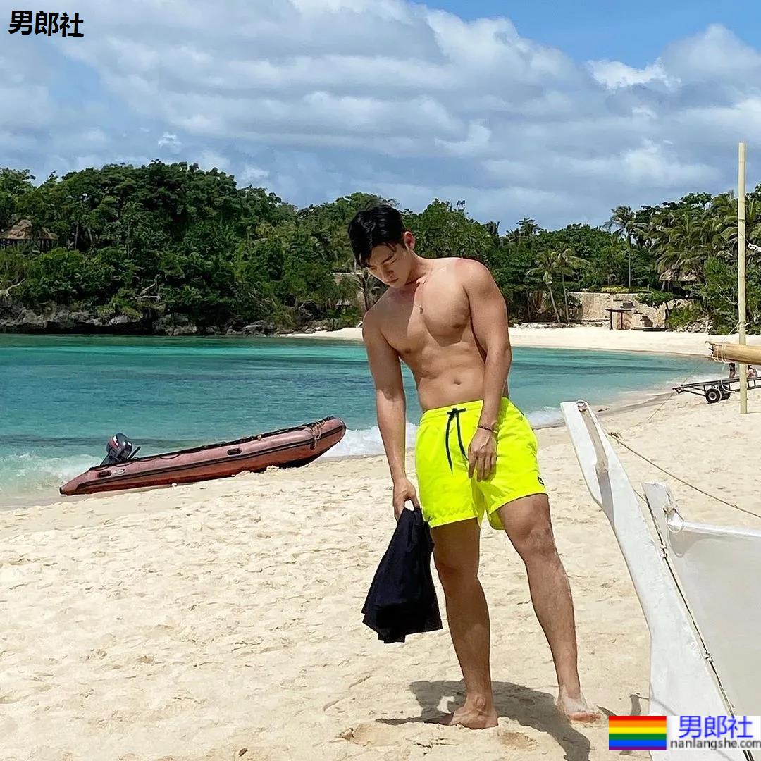 小奶狗机长靠潜水照吸粉10万，网友：这身材也太可了！ - 51虹马