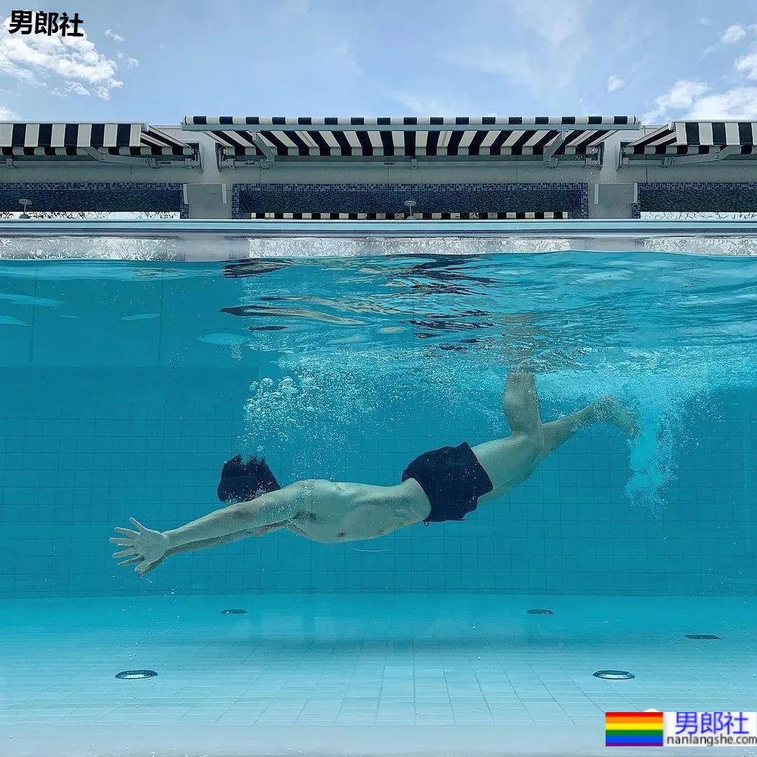 小奶狗机长靠潜水照吸粉10万，网友：这身材也太可了！ - 51虹马