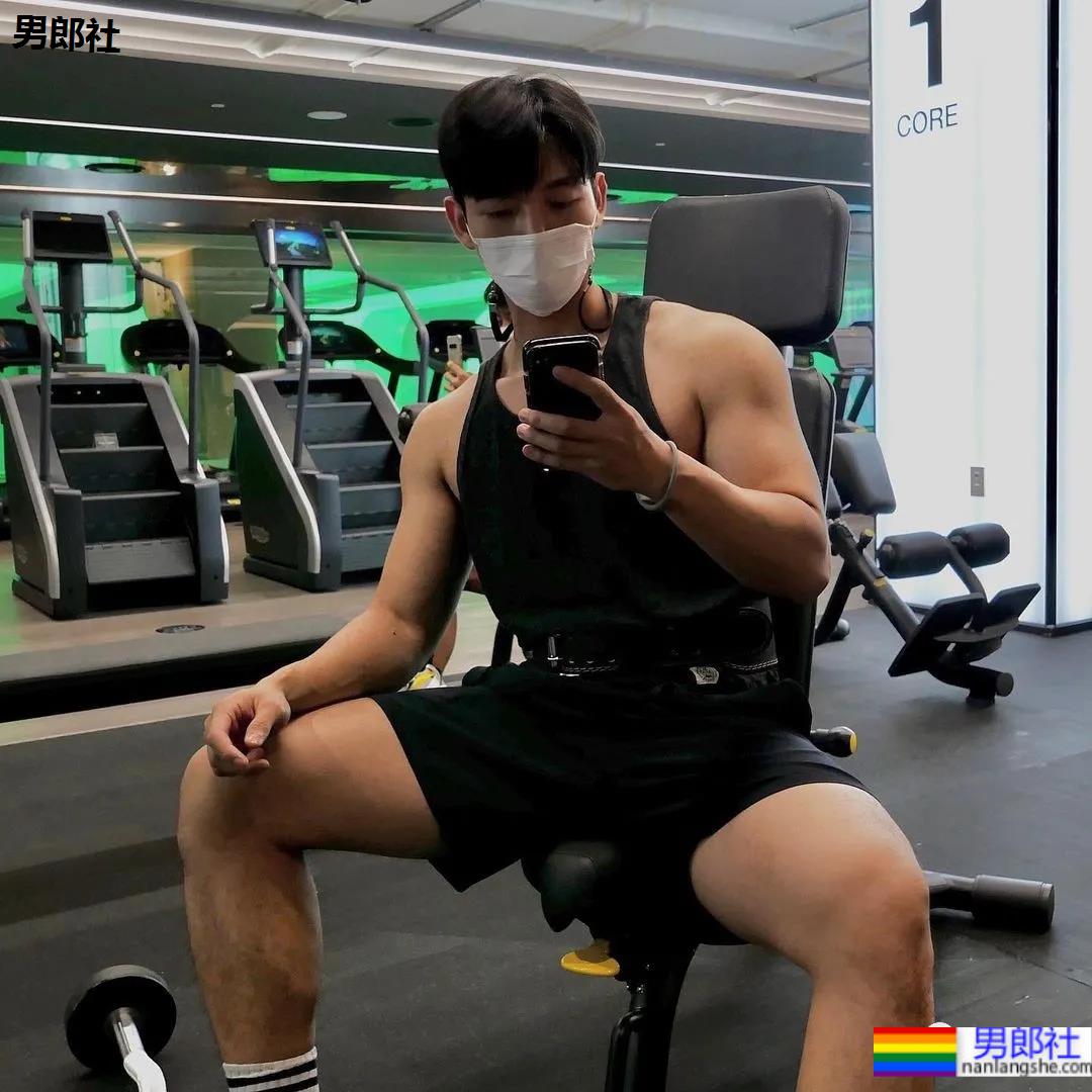 小奶狗机长靠潜水照吸粉10万，网友：这身材也太可了！ - 51虹马