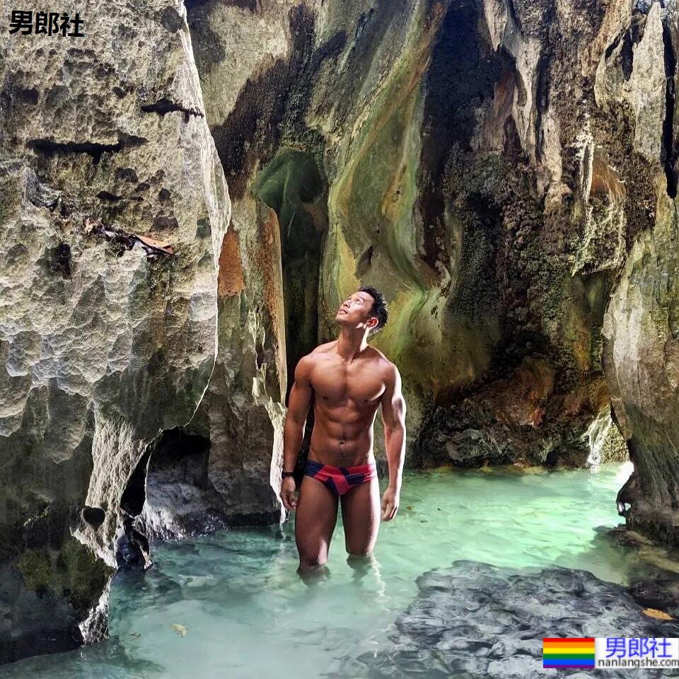 186CM大长腿公狗腰大帅找到啦，看得我摸了下屏幕 - 51虹马