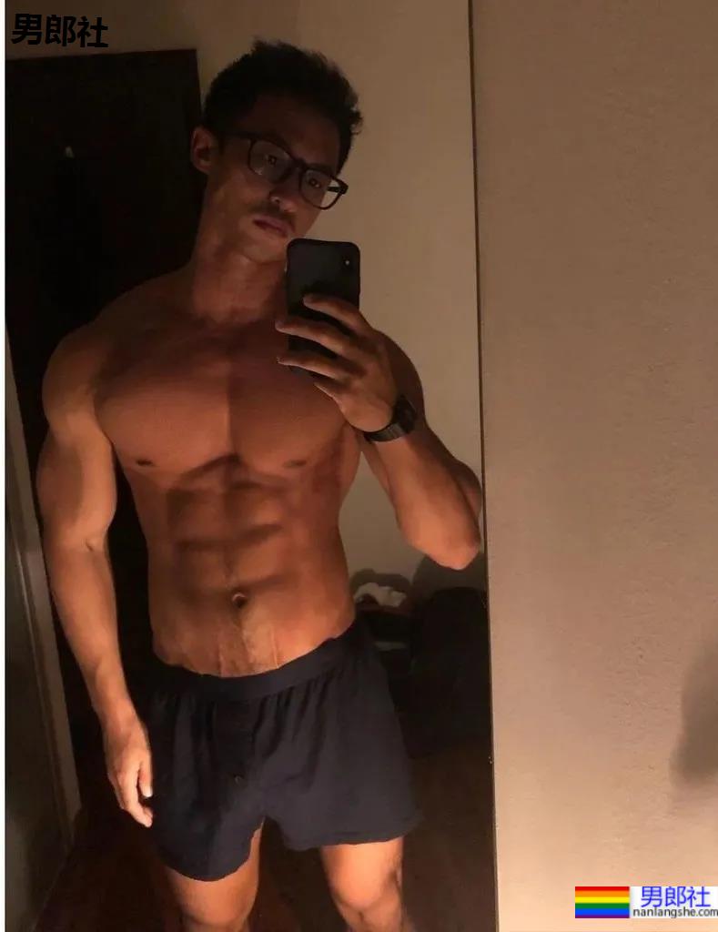 186CM大长腿公狗腰大帅找到啦，看得我摸了下屏幕 - 51虹马