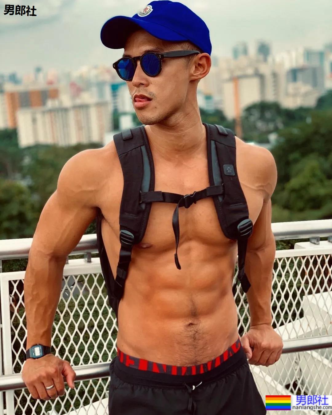 186CM大长腿公狗腰大帅找到啦，看得我摸了下屏幕 - 51虹马