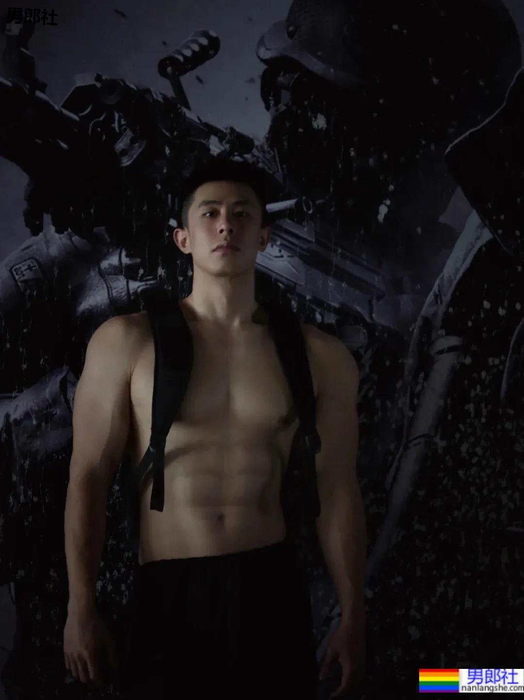 成都体院的老师也太敢拍了，体院毕业的他果然超强！ - 51虹马