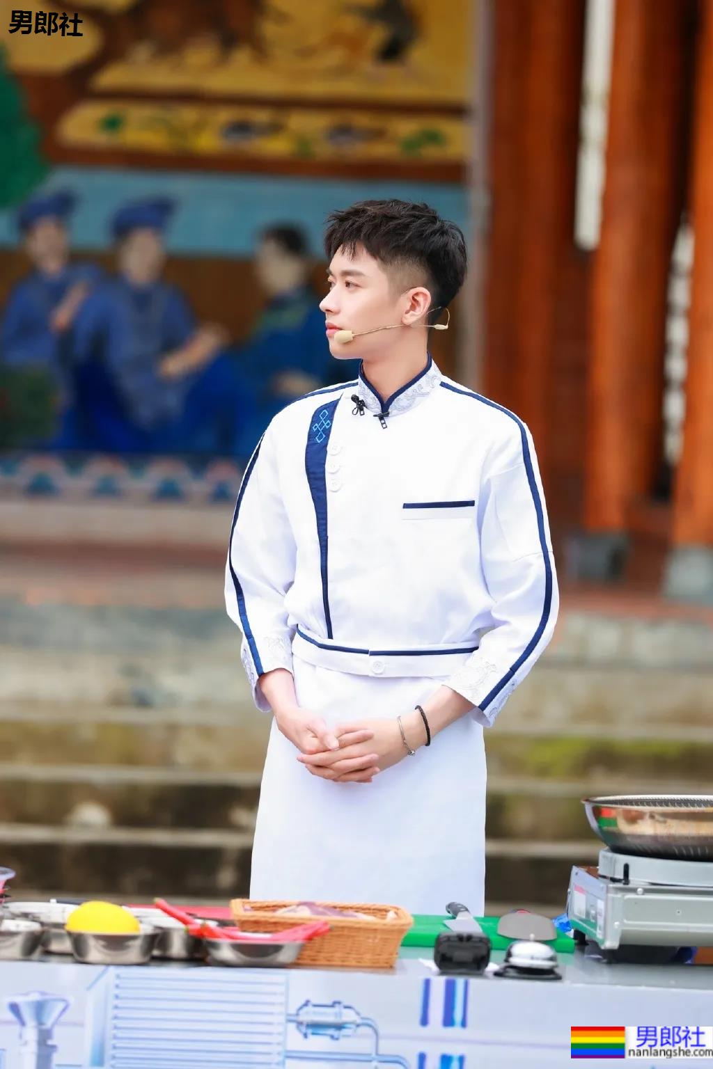 曾登上央视的193CM颜高条顺人气帅哥，被这个高鼻梁少年感颜值帅哭了！ - 51虹马